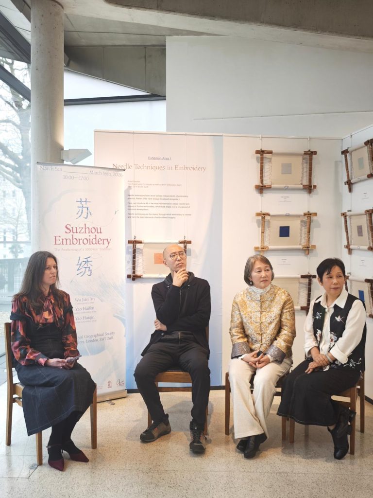 Home 12 Ksenia Semirova with artist Wu Jian’an and Suzhou embroidery masters Yao Huifen and Yao Huiqin during the Suzhou Embroidery exhibition in London
